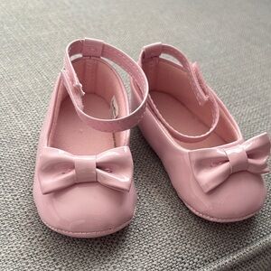 Pink Bow Kids Shoes size 6-9 months